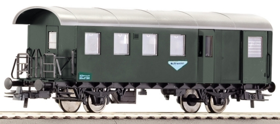 Half Baggage car-Ribbed car<br /><a href='images/pictures/Roco/64473.jpg' target='_blank'>Full size image</a>